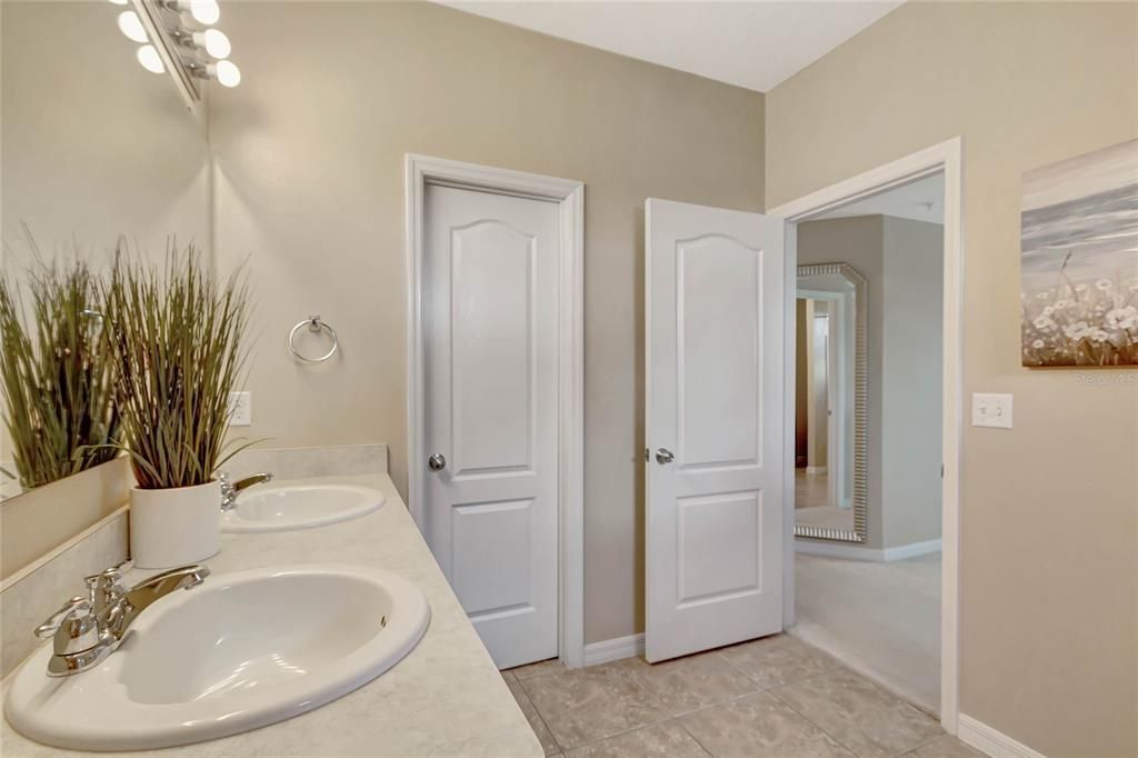 For Sale: $359,990 (3 beds, 2 baths, 1699 Square Feet)