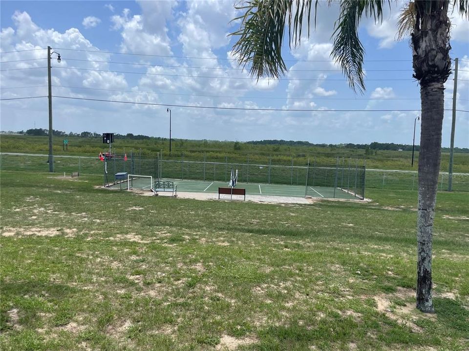 待售: $64,900 (1 贝兹, 1 浴室, 560 平方英尺)