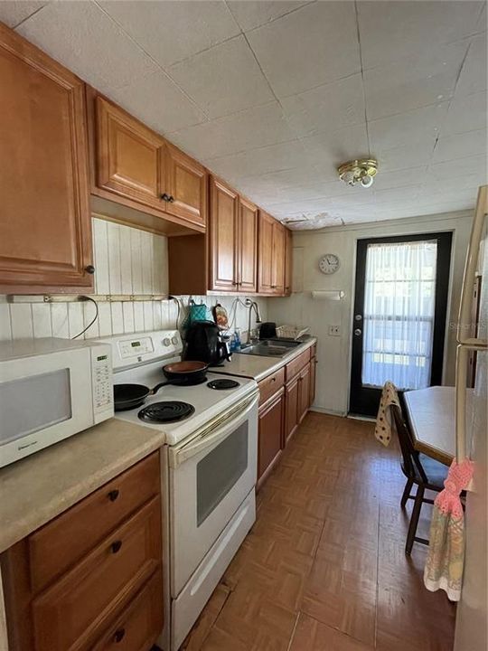 For Sale: $330,000 (2 beds, 1 baths, 520 Square Feet)