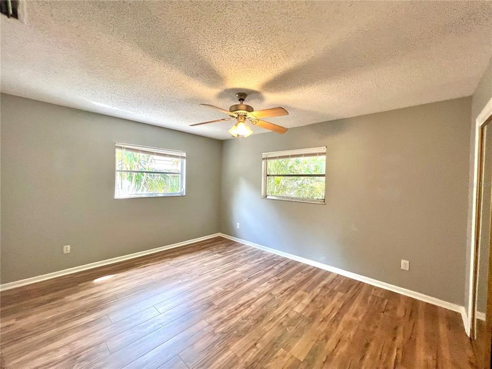 For Rent: $2,700 (3 beds, 1 baths, 1170 Square Feet)