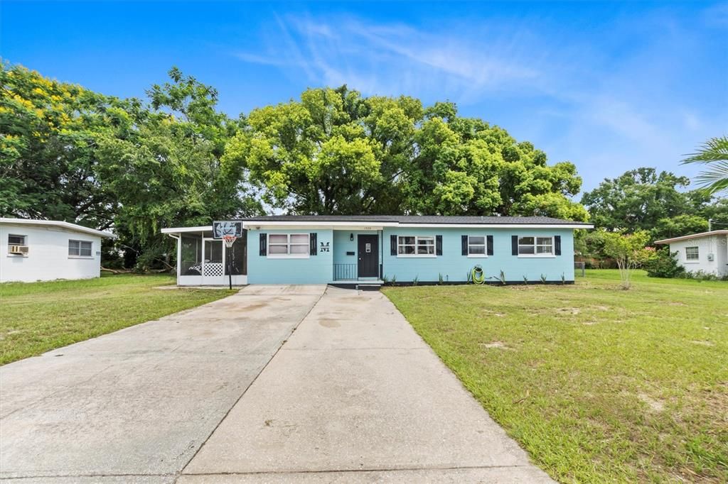 Active With Contract: $234,900 (4 beds, 2 baths, 1328 Square Feet)