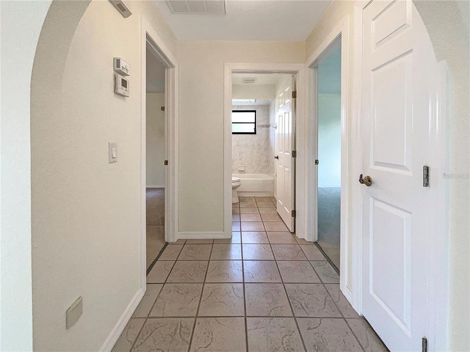 For Sale: $280,000 (2 beds, 2 baths, 1107 Square Feet)