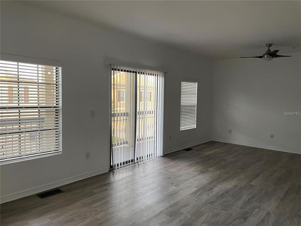 For Rent: $2,100 (2 beds, 2 baths, 1147 Square Feet)