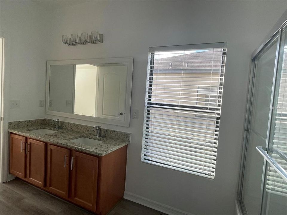 For Rent: $2,100 (2 beds, 2 baths, 1147 Square Feet)