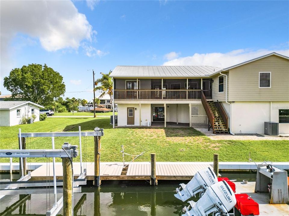 For Sale: $799,900 (3 beds, 2 baths, 3300 Square Feet)