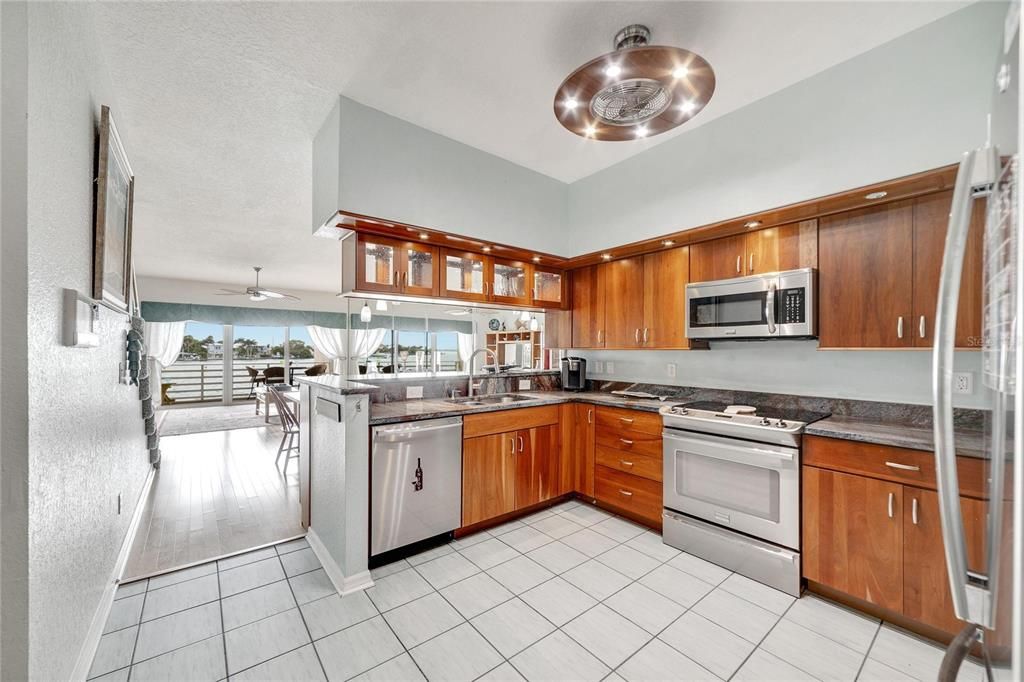 For Sale: $1,195,000 (4 beds, 4 baths, 2275 Square Feet)