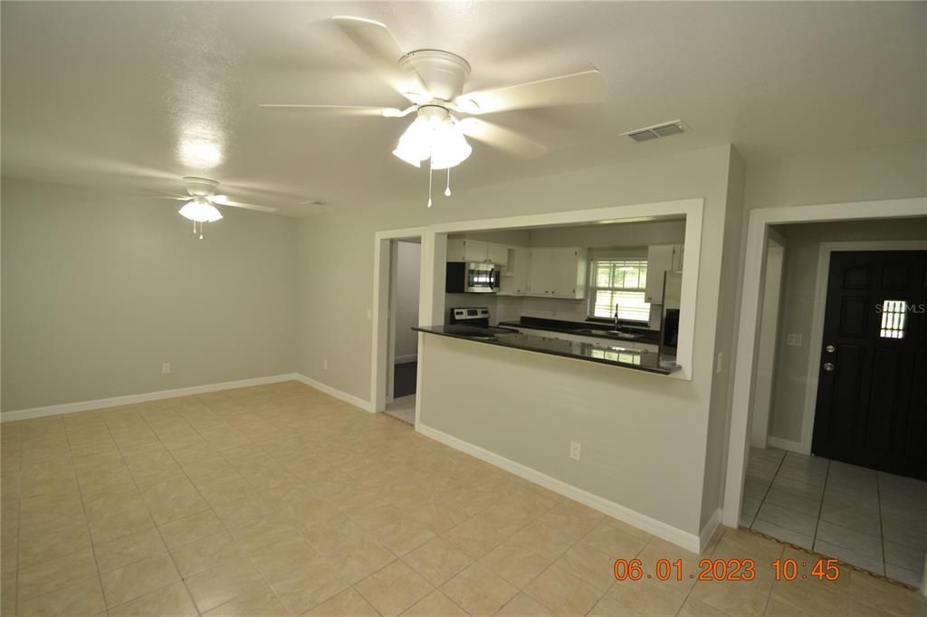 For Rent: $1,695 (2 beds, 1 baths, 1426 Square Feet)