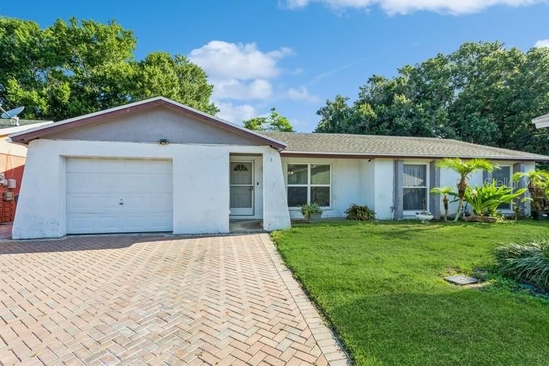 Recently Sold: $359,900 (3 beds, 2 baths, 1277 Square Feet)