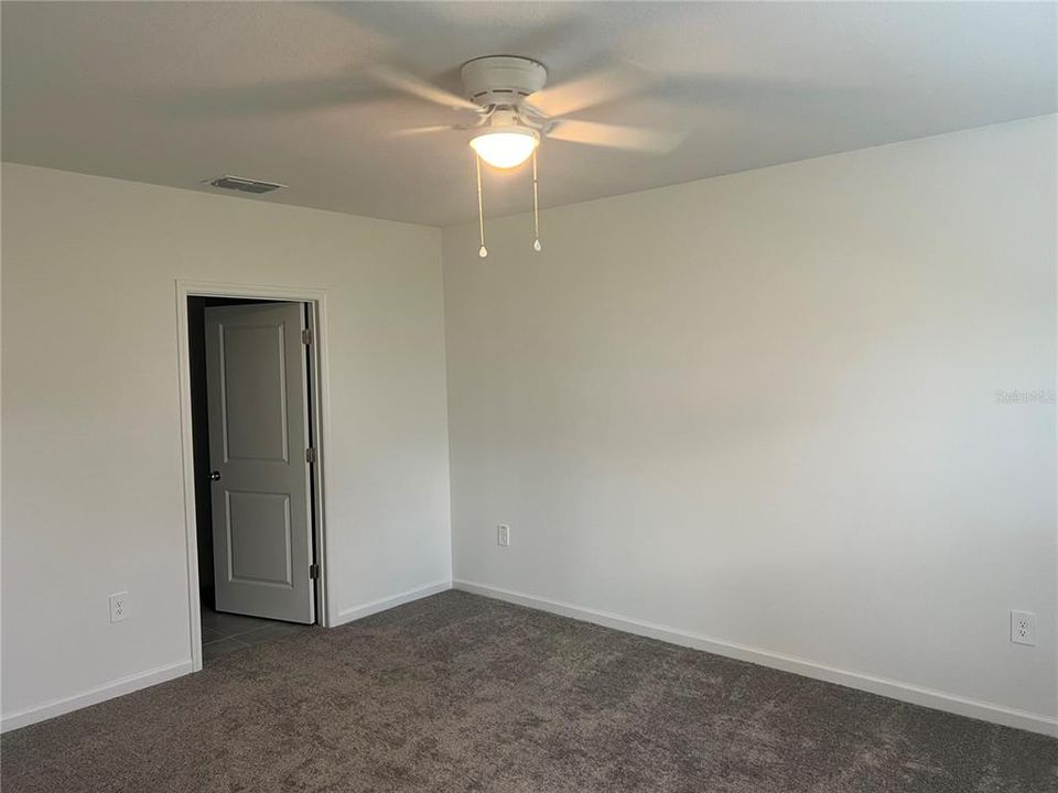For Rent: $2,500 (5 beds, 2 baths, 2370 Square Feet)