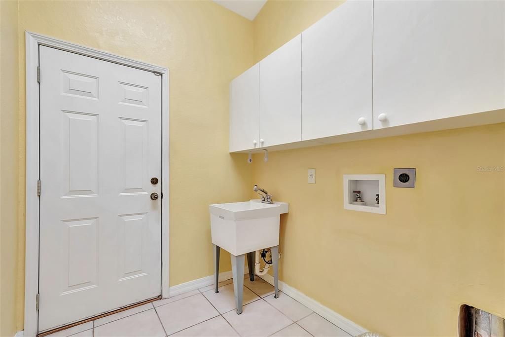 For Sale: $385,000 (3 beds, 2 baths, 1838 Square Feet)