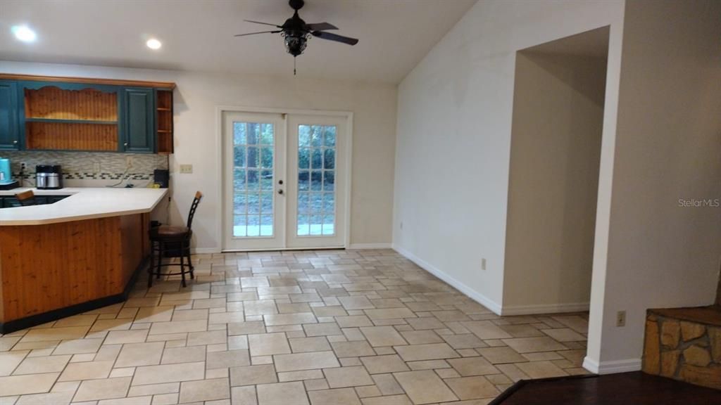 Active With Contract: $324,900 (3 beds, 2 baths, 2015 Square Feet)