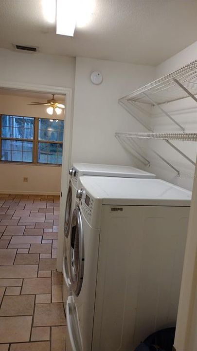 Activo con contrato: $324,900 (3 camas, 2 baños, 2015 Pies cuadrados)