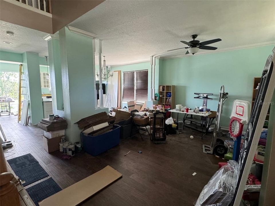 living/dining room combo