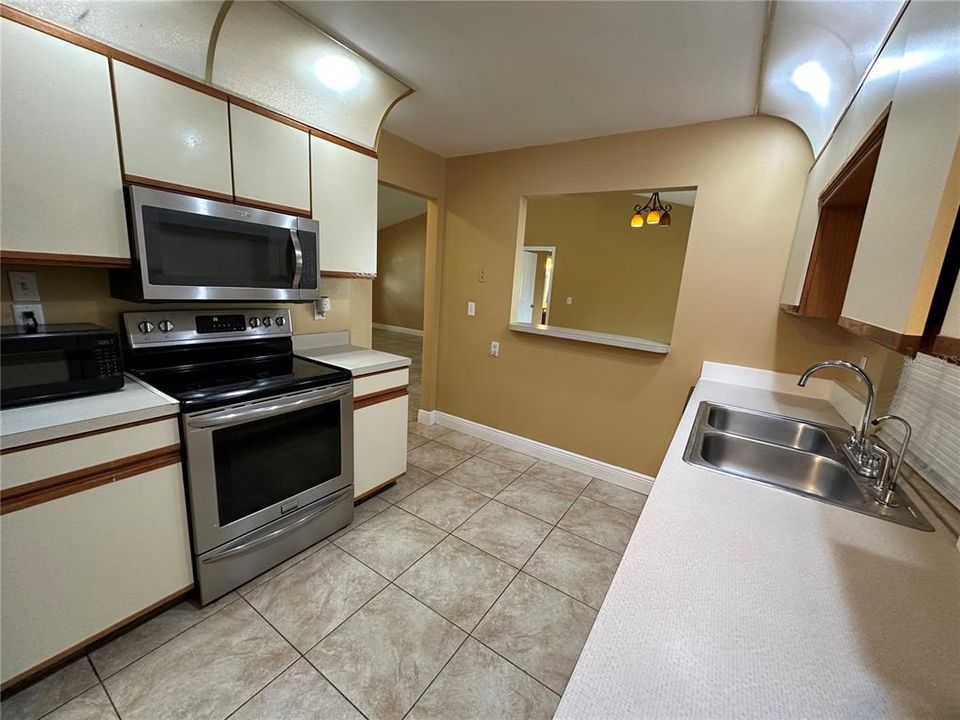 For Rent: $1,825 (3 beds, 2 baths, 1422 Square Feet)