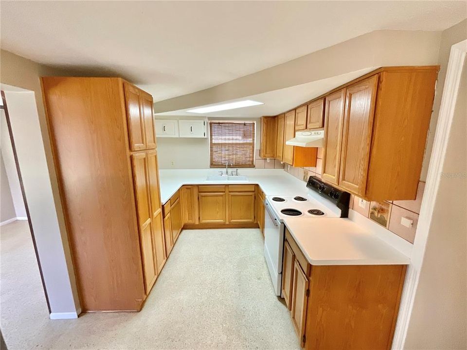 For Rent: $1,600 (2 beds, 2 baths, 1030 Square Feet)