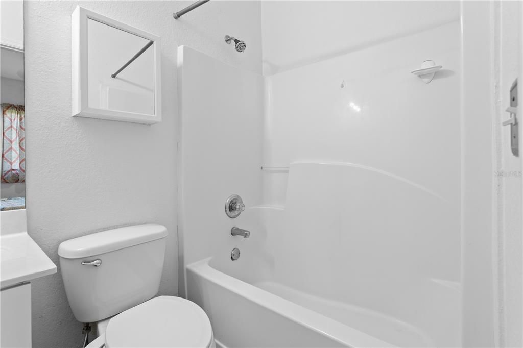 For Sale: $157,500 (2 beds, 2 baths, 812 Square Feet)