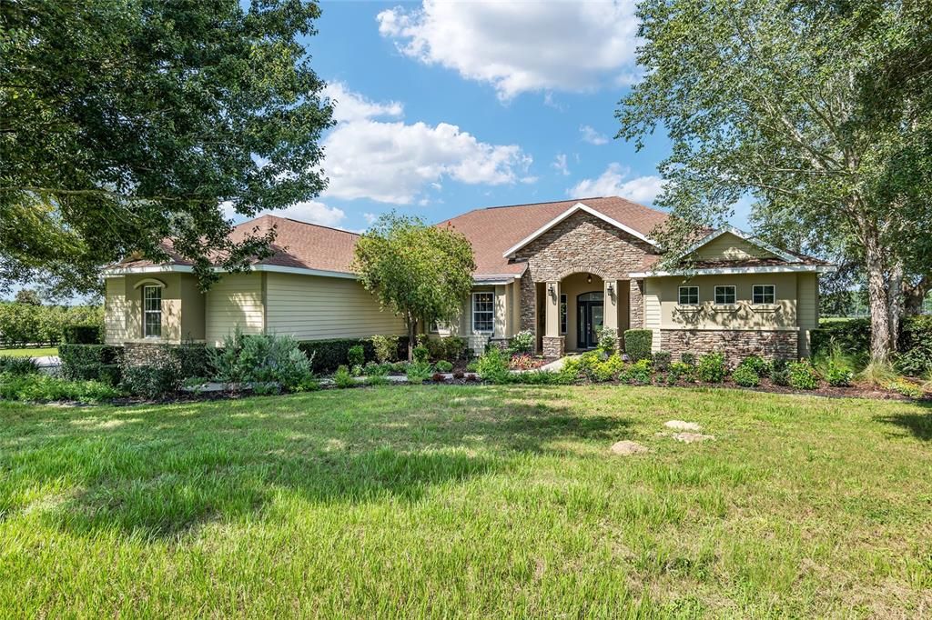 For Sale: $1,250,000 (3 beds, 3 baths, 2835 Square Feet)