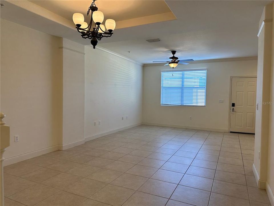 For Rent: $2,000 (4 beds, 3 baths, 1950 Square Feet)