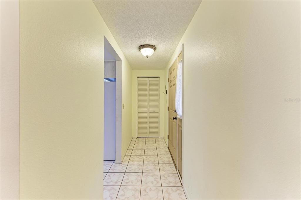 Active With Contract: $1,750 (2 beds, 2 baths, 1023 Square Feet)