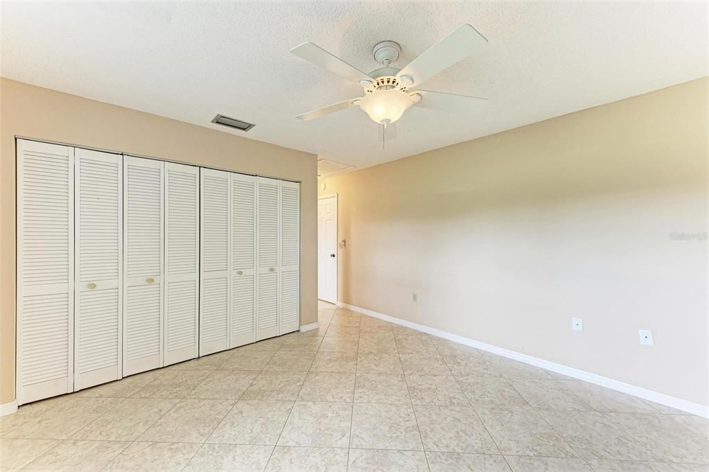 Active With Contract: $1,750 (2 beds, 2 baths, 1023 Square Feet)