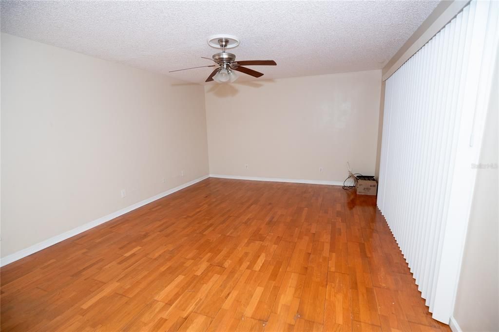 For Sale: $198,000 (2 beds, 1 baths, 1236 Square Feet)