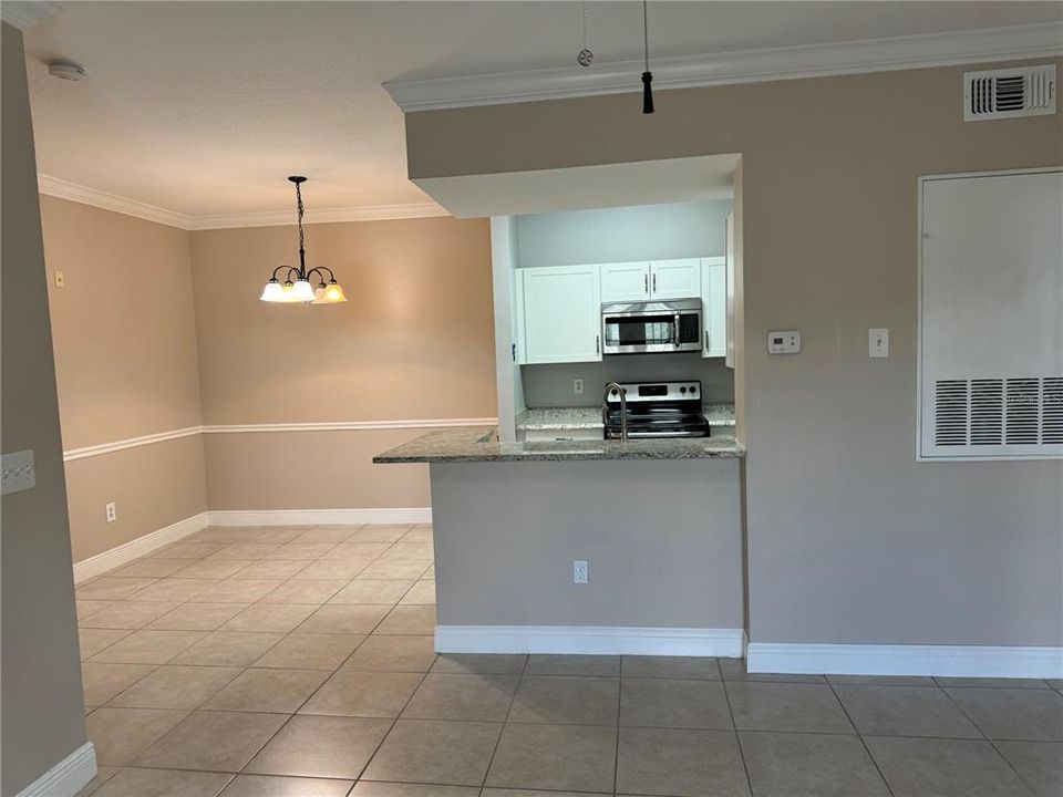 For Sale: $260,000 (2 beds, 2 baths, 1041 Square Feet)