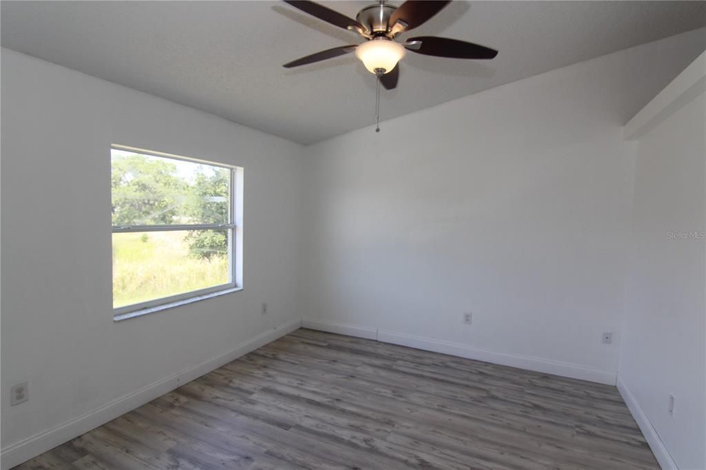 For Sale: $260,000 (3 beds, 2 baths, 1581 Square Feet)