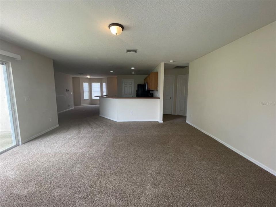 For Rent: $1,800 (3 beds, 2 baths, 1417 Square Feet)