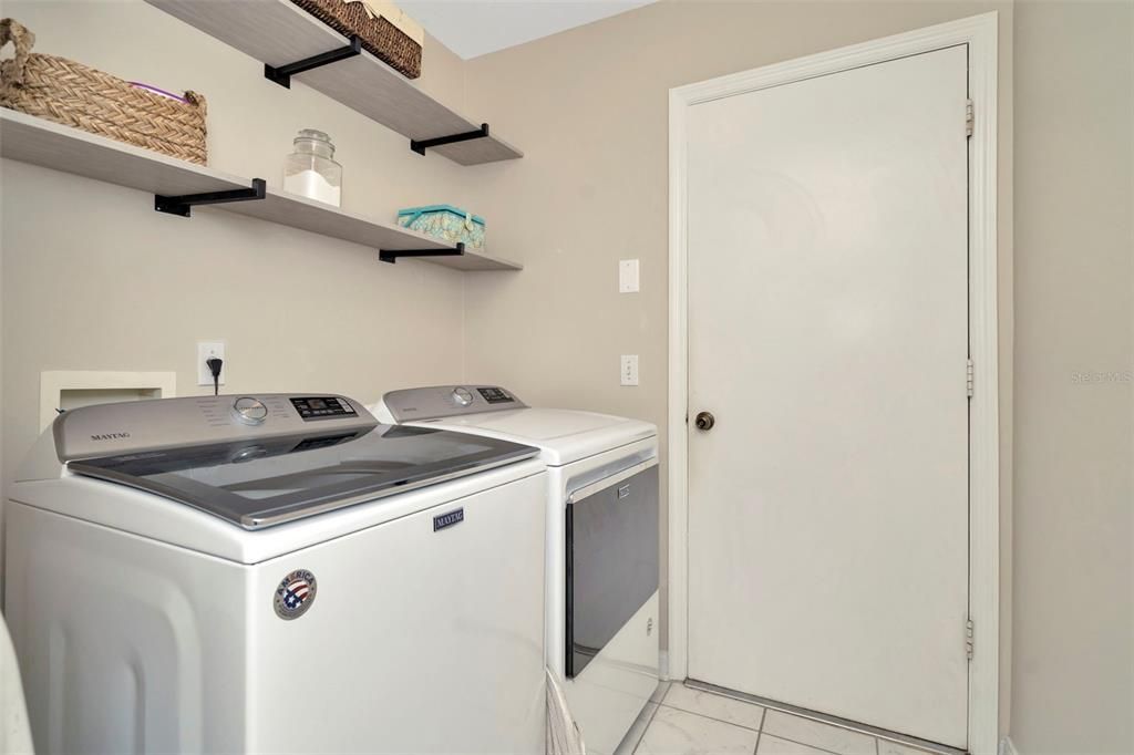 For Sale: $418,000 (3 beds, 2 baths, 1433 Square Feet)