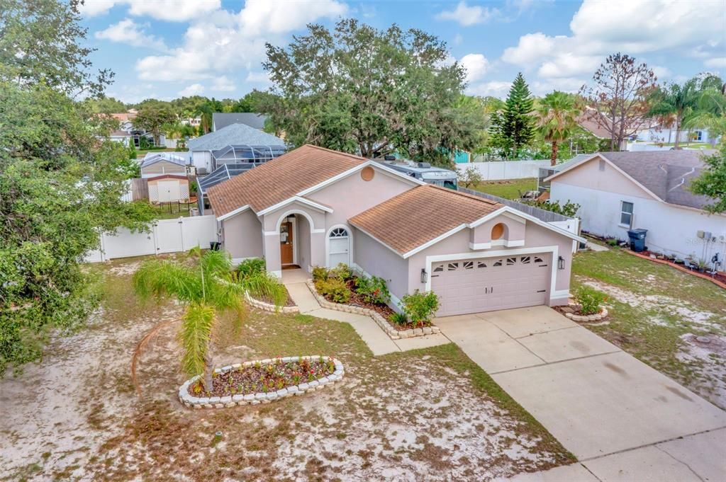 For Sale: $418,000 (3 beds, 2 baths, 1433 Square Feet)