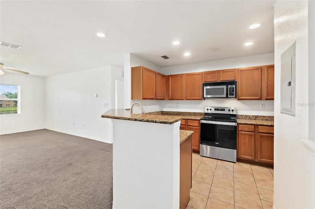 For Sale: $175,000 (2 beds, 2 baths, 1050 Square Feet)