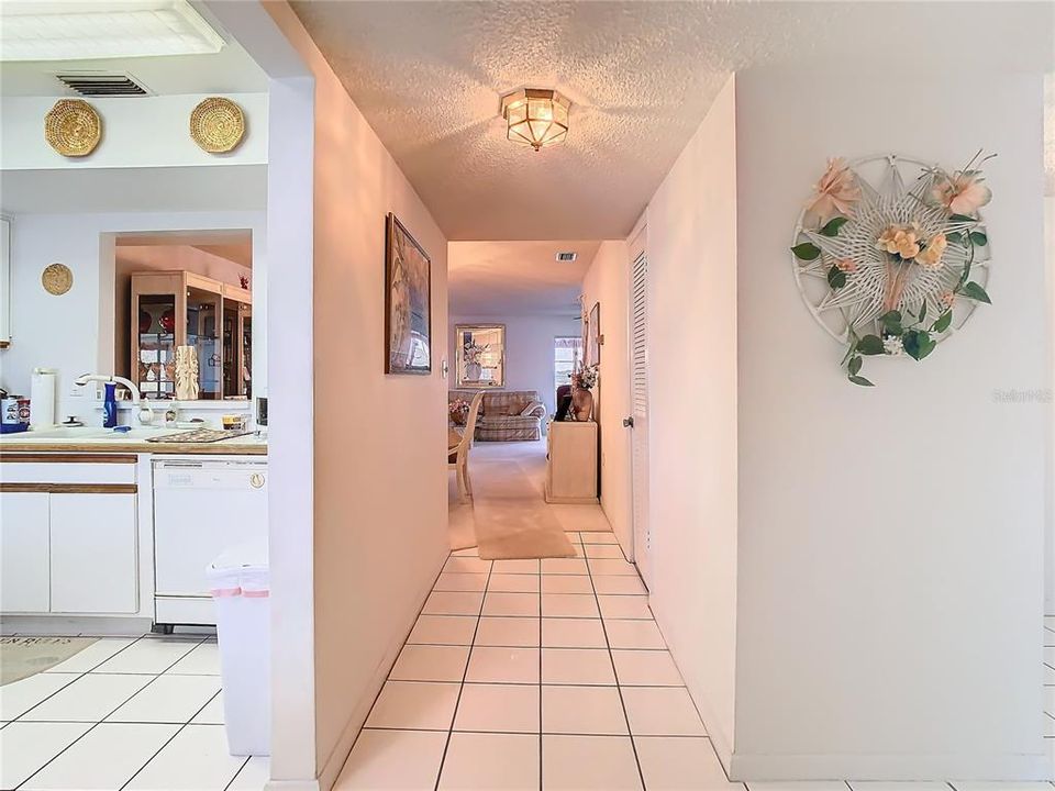 For Sale: $197,000 (2 beds, 2 baths, 1550 Square Feet)
