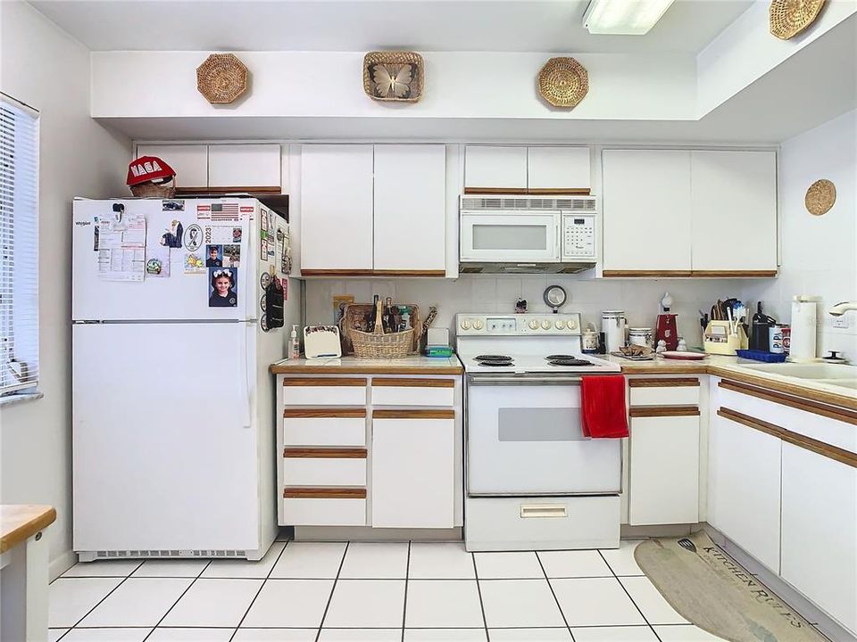 For Sale: $197,000 (2 beds, 2 baths, 1550 Square Feet)