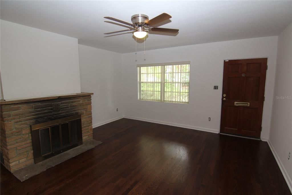 For Rent: $3,000 (3 beds, 2 baths, 1532 Square Feet)