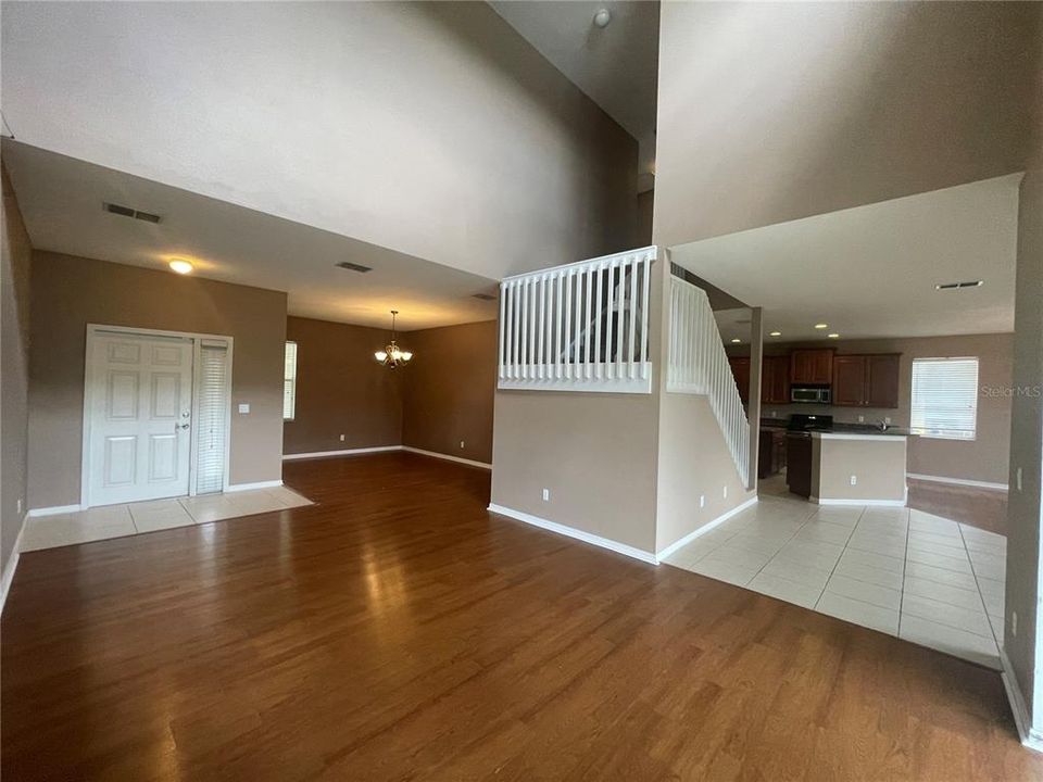 For Rent: $3,100 (5 beds, 3 baths, 2750 Square Feet)