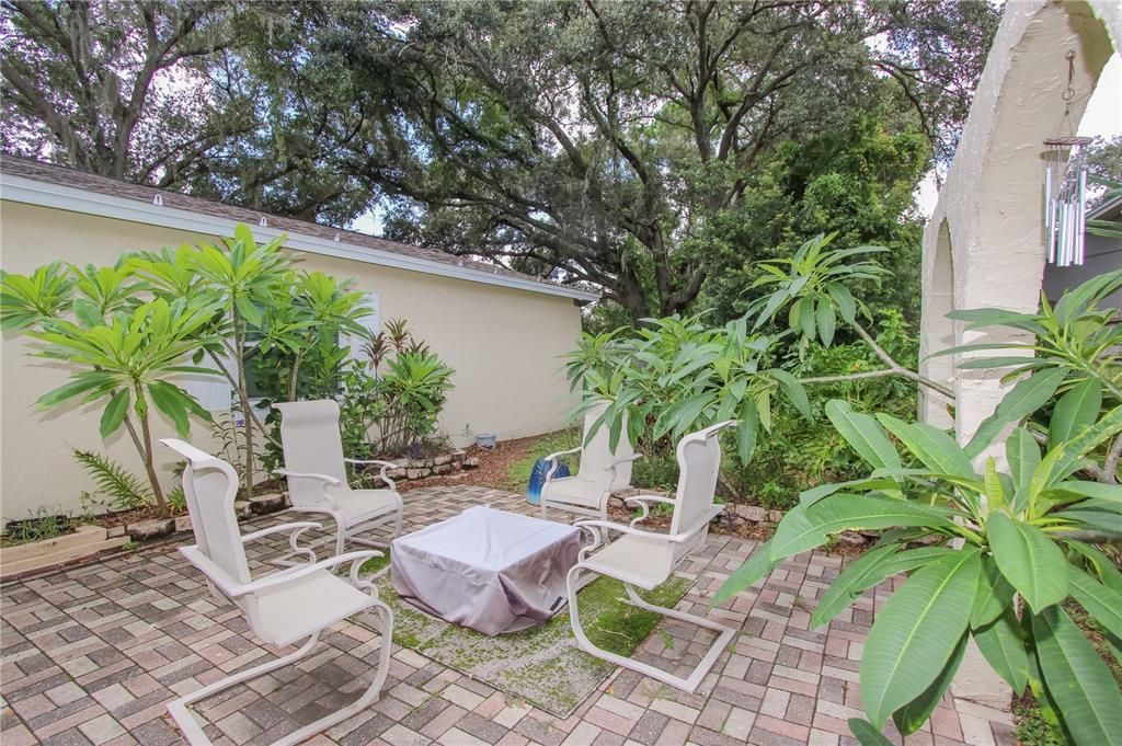 For Sale: $375,000 (3 beds, 2 baths, 1700 Square Feet)