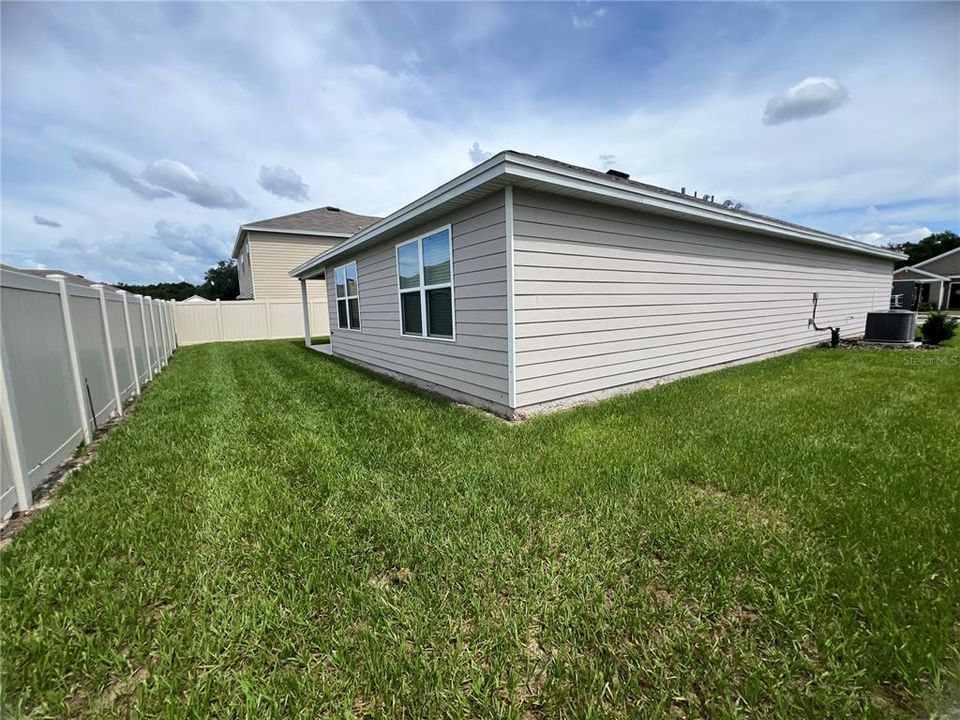 For Sale: $330,000 (3 beds, 2 baths, 1619 Square Feet)