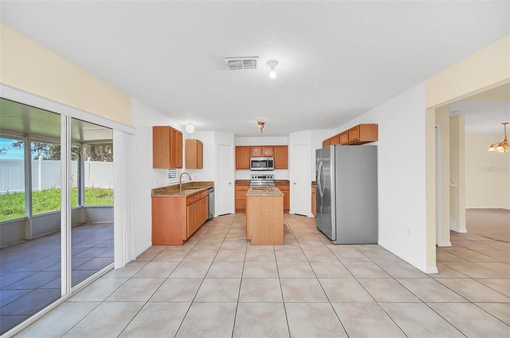 For Sale: $399,900 (4 beds, 2 baths, 2712 Square Feet)