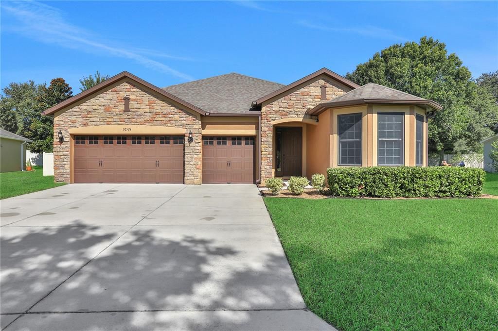 Recently Sold: $599,000 (4 beds, 3 baths, 2432 Square Feet)