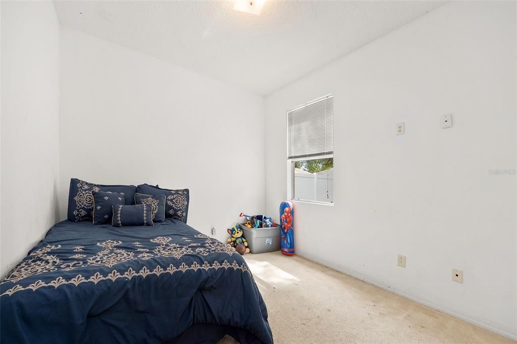 For Sale: $375,000 (3 beds, 2 baths, 1914 Square Feet)