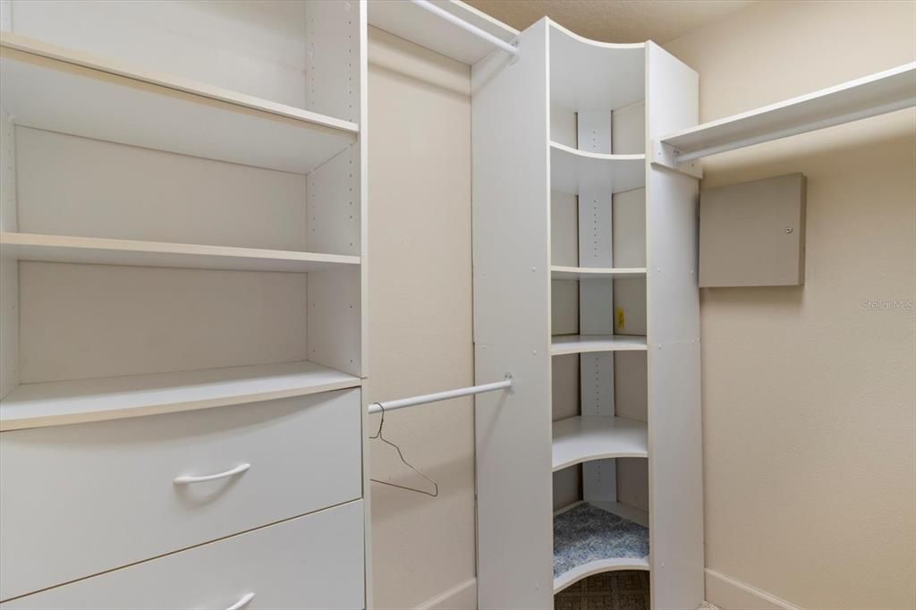 Master Bedroom Walk in Closet w/ Organizers