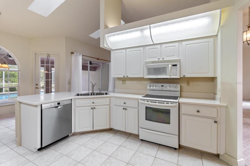 For Sale: $529,900 (3 beds, 2 baths, 2196 Square Feet)