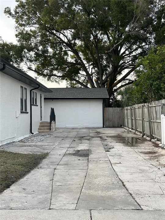 For Rent: $2,800 (3 beds, 2 baths, 1300 Square Feet)