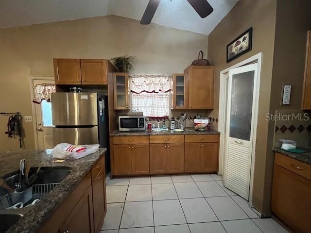 For Sale: $399,900 (2 beds, 2 baths, 1191 Square Feet)