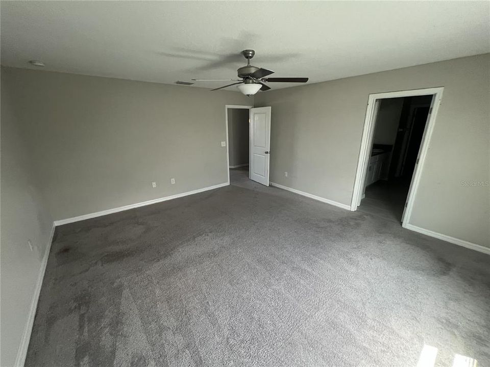 For Rent: $2,699 (4 beds, 2 baths, 2635 Square Feet)