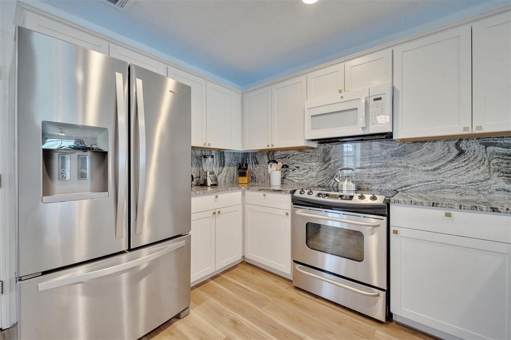 For Sale: $379,900 (3 beds, 2 baths, 1326 Square Feet)