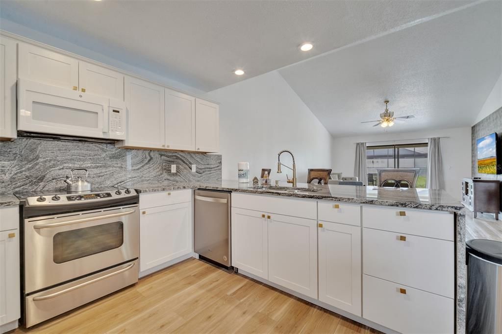 For Sale: $379,900 (3 beds, 2 baths, 1326 Square Feet)