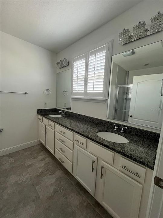 For Rent: $2,300 (3 beds, 2 baths, 1584 Square Feet)
