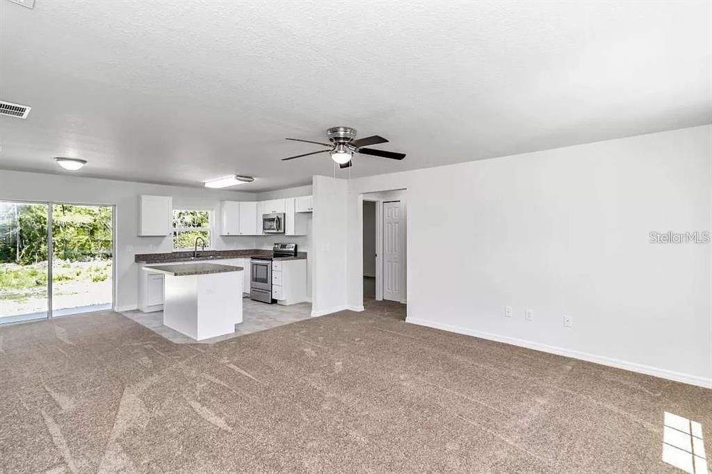 Active With Contract: $1,750 (3 beds, 2 baths, 1121 Square Feet)