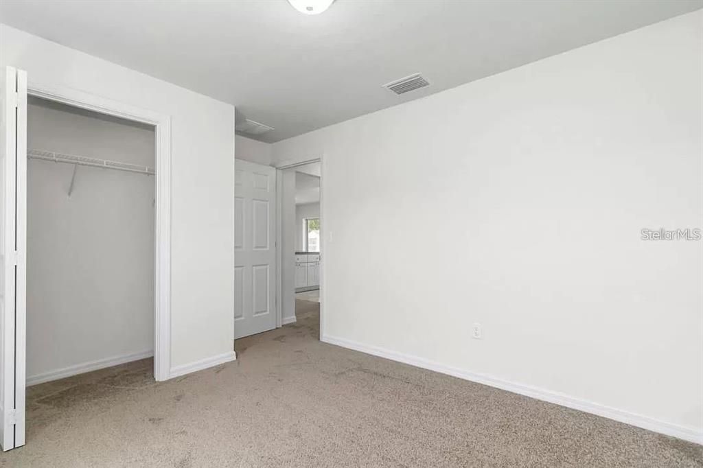 Active With Contract: $1,750 (3 beds, 2 baths, 1121 Square Feet)